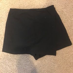 Black skort